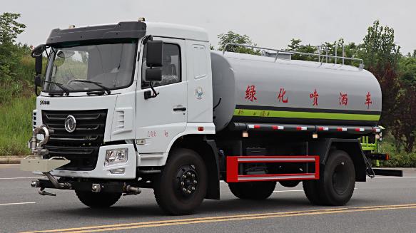 马路洒水车