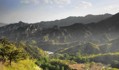 敌军围困万千重